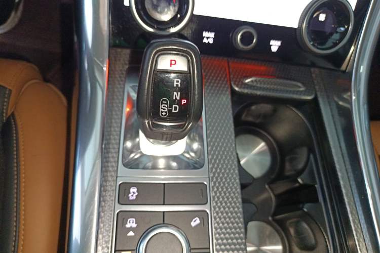 Used Land Rover Range Rover Sport 2020 3.0 L6 HSE DYNAMIC
