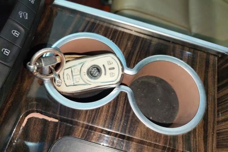 Used Buick GL8 2018 ES 28T Flagship Model China VI Standard
