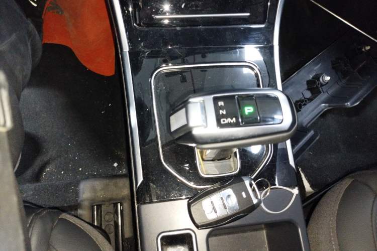 Used Haval H2 2018 Chuanxiang Edition Red Badge 1.5T Dual-Clutch Two-Wheel Drive Fashionable Model
