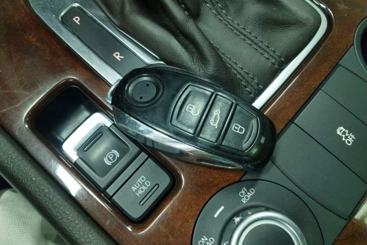 Used Volkswagen Touareg 2011 3.0 TSI Standard Version
