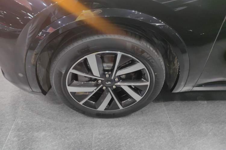 Used Li Auto L8 2023 Pro Model
