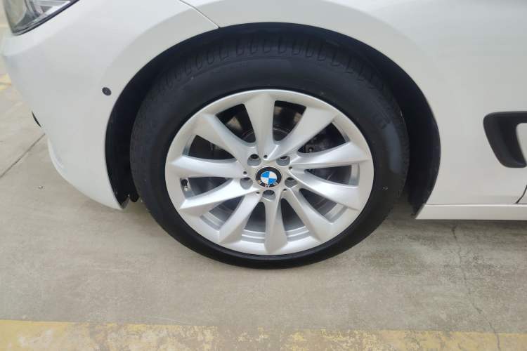 Used BMW 3 Series GT 2018 320i Sport Edition
