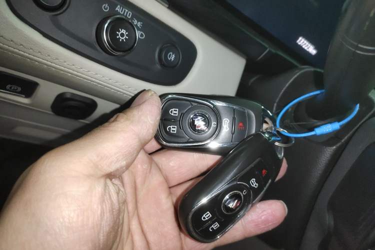 Used Buick GL8 2021 ES Landtrek 653T Comfort Edition
