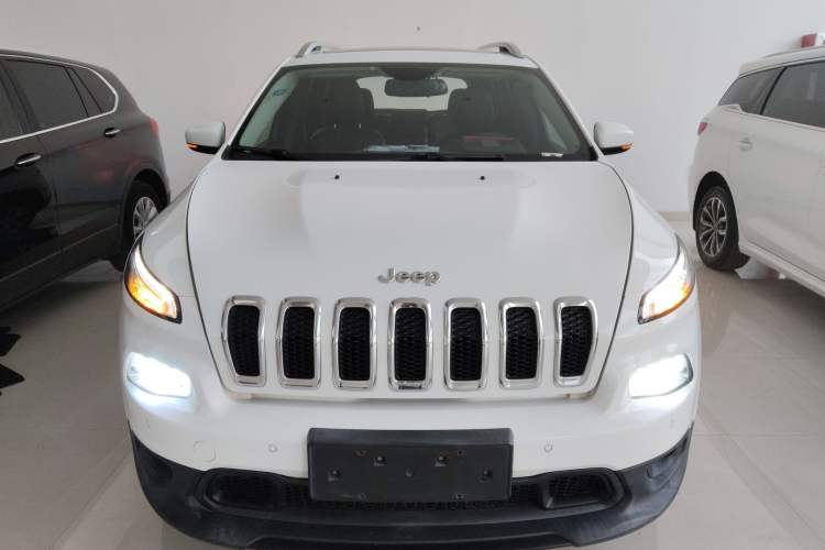 Used  Cherokee 2016 2.0L Superior Edition
