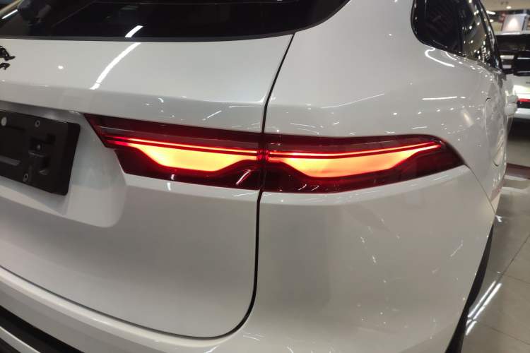 Used Jaguar F-PACE 2024 P250 R-Dynamic SE
