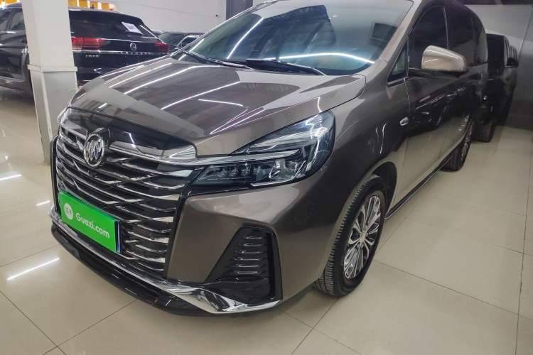 Used Buick GL8 2023 Facelifted Land Cruiser Executive Luxury Version