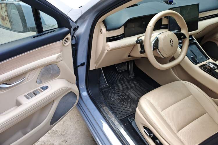 Used Hima AITO M5 2024 Extended-Range Max RS Four-Wheel Drive Advanced Intelligent Driving Version
