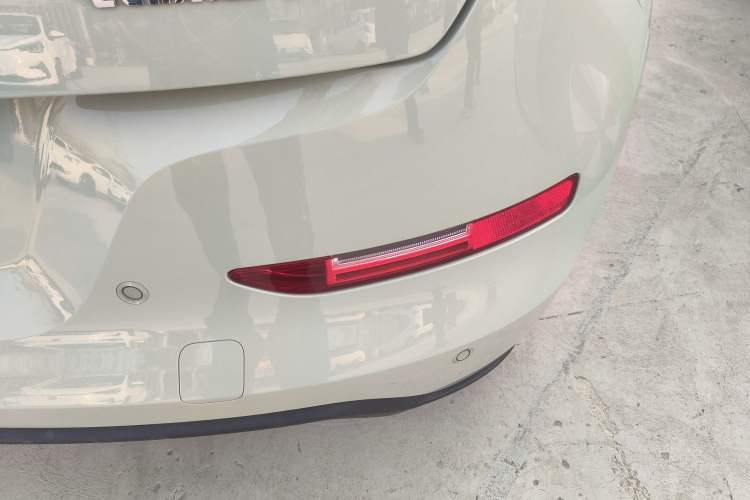 Used ORA Good Cat 2022 Morandi Edition 400km Standard Range Luxury Version Lithium-Ion Battery