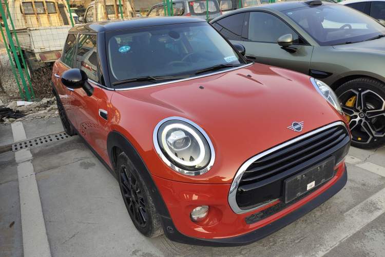 Used  MINI 2018 1.5T COOPER Classic Edition Five-Door Version
