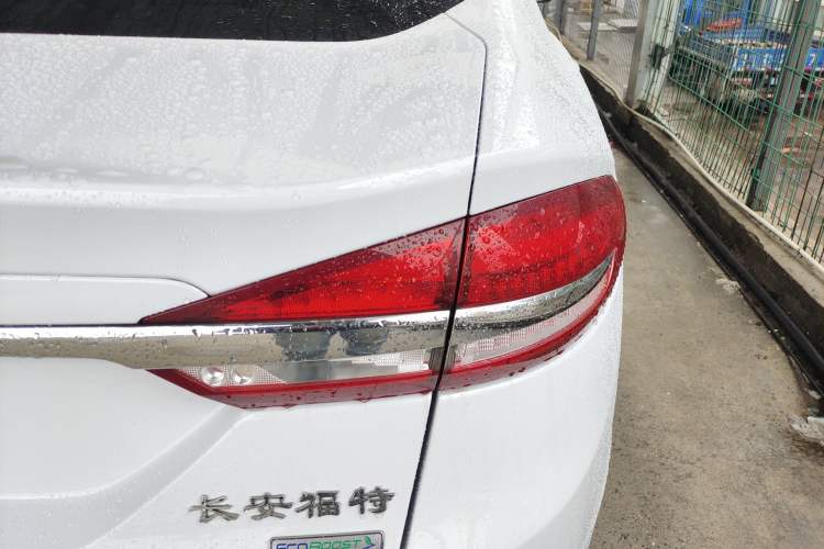 Used Ford Mondeo 2017 EcoBoost 200 Stylish Model
