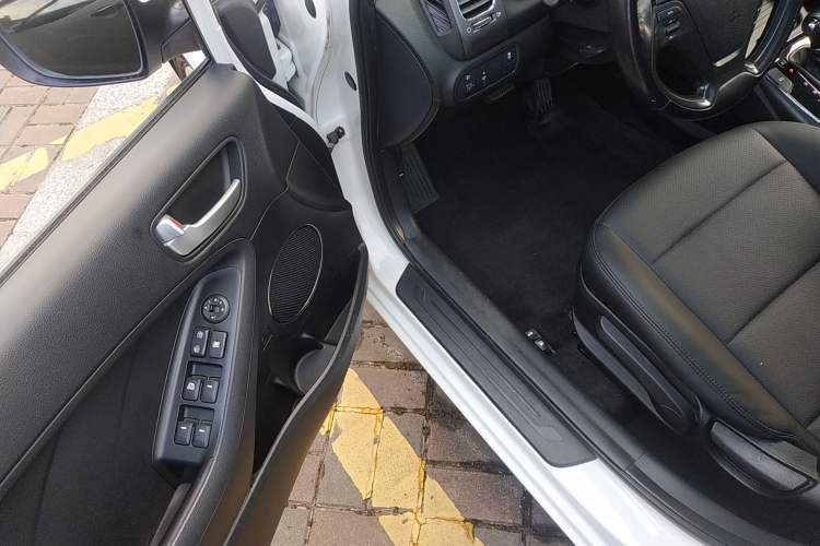 Used Kia K3 2016 1.6L Automatic GLS
