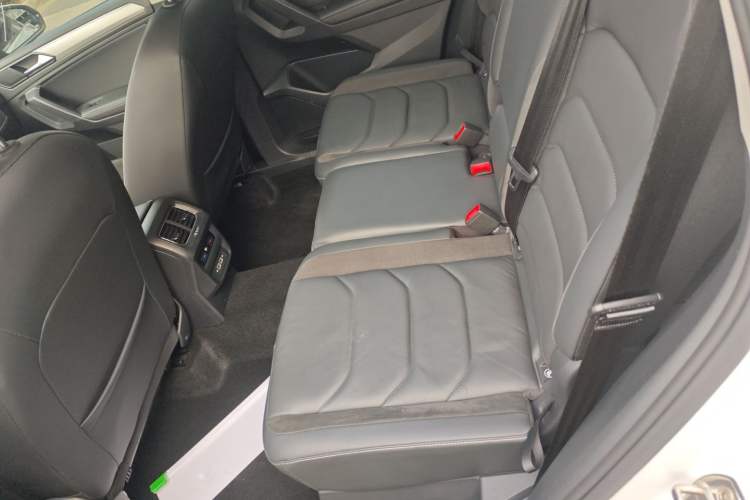 Used Volkswagen Tiguan L 2020 330TSI Automatic Two-Wheel Drive Panoramic Comfort Edition China VI Standard
