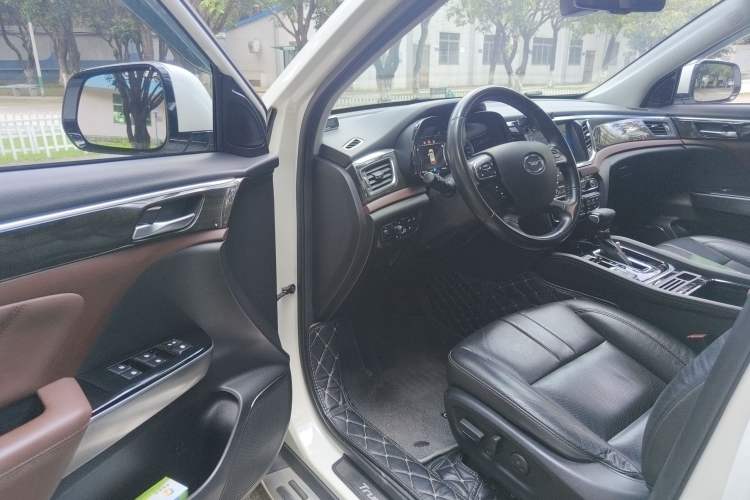 Used GAC Trumpchi GS8 2017 320T Two-Wheel Drive Luxury Edition (7 Seats)
