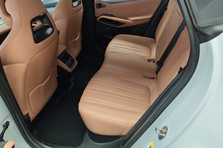 Used BYD Song L EV 2025 662 km Ultra-Range Version
