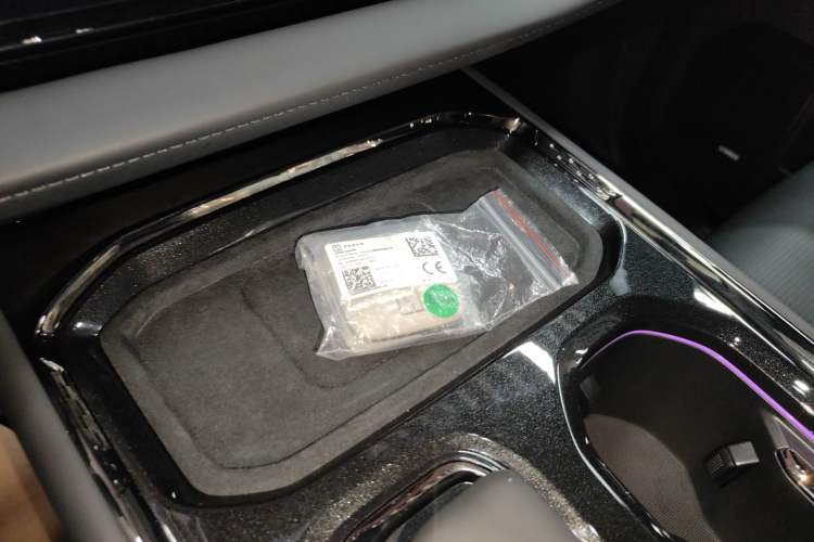 Used Zeekr 009 2024 7-Seater Aisle Version 108 kWh
