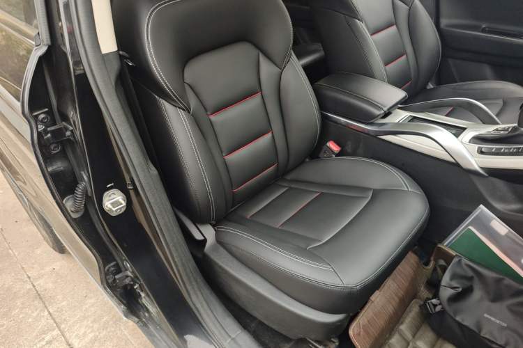 Used Geely Auto Emgrand X7 Sport 2018 1.8TD Automatic Two-Wheel Drive Zhiya Model
