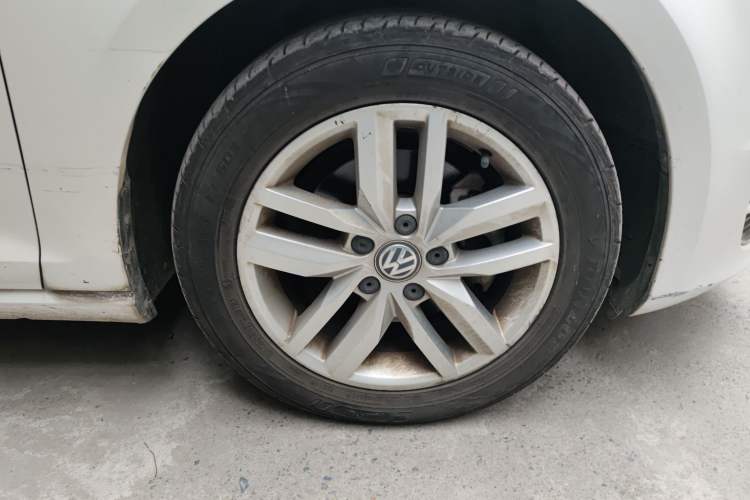 Used Volkswagen Golf 2016 230TSI Automatic Luxury Version
