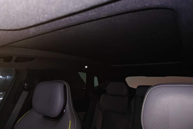 Used Lynk & Co 08 EM-P 2025 220 km All-Wheel-Drive Performance Halo