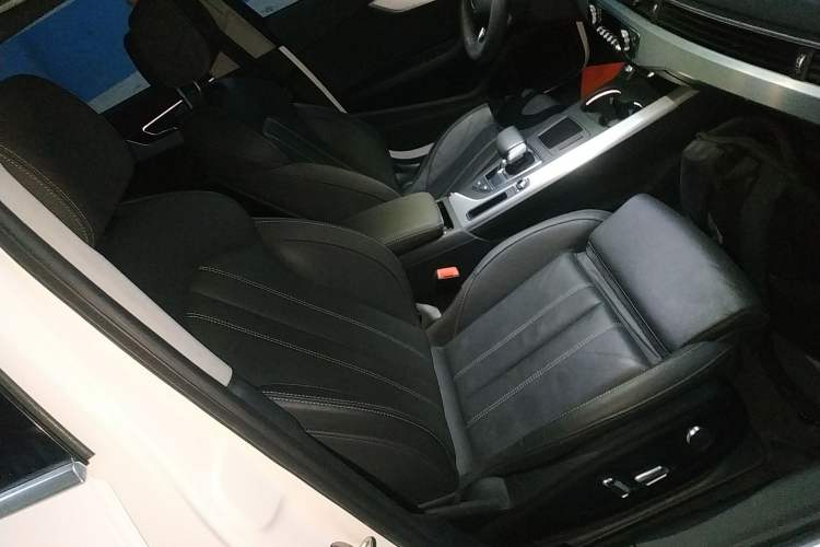 Used Audi A4L 2020 40 TFSI Luxury Dynamic Model