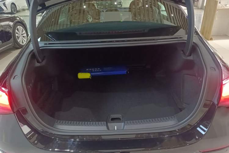 Used Mercedes-Benz E-Class 2025 Facelift E 300 L Fashion Edition