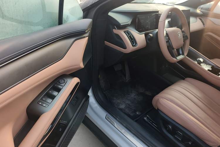 Used BYD Song L EV 2025 Intelligent Driving Version 662 km LiDAR Excellence Edition
