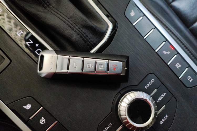 Used Wey VV5 2017 2.0T Ultra-Luxury Version
