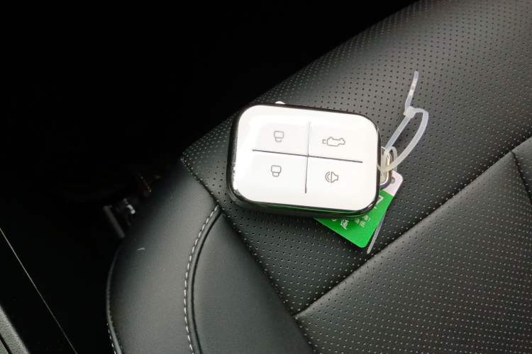 Used  V23 2025 501 Four-Wheel Drive Intelligent Driving Version
