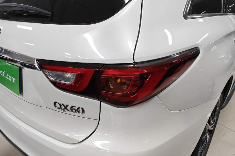 Used Infiniti QX60 2016 2.5 S/C Hybrid Two-Wheel-Drive Excellence Edition China V Standard
