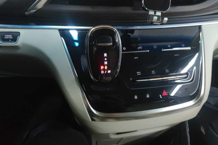 Used Buick GL8 2022 Land Business Class 652T Luxury Model
