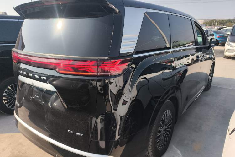 Used Denza D9 2022 DM-i 970 Four-Wheel Drive Flagship Model
