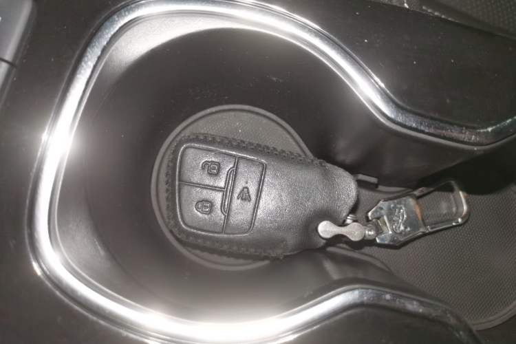 Used Buick Envision 2022 Facelift Encore S 552T Two-Wheel-Drive Luxury Model
