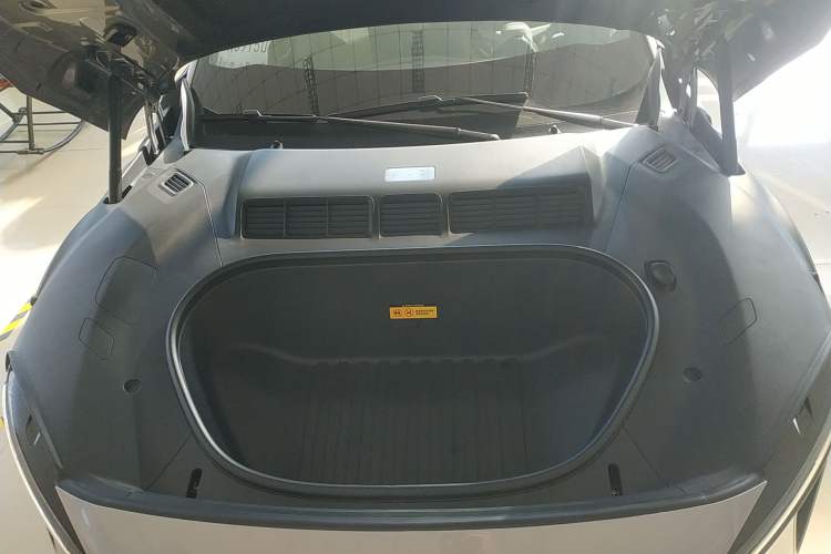 Used  YU7 2025 Ultra-Long Range Rear-Wheel Drive Version
