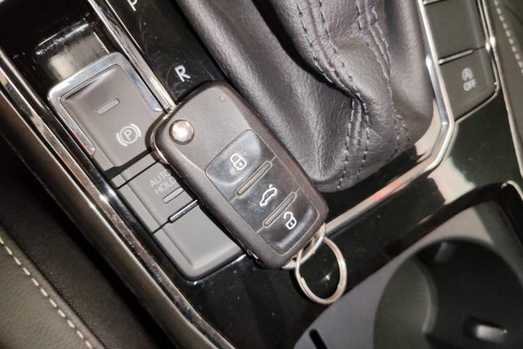 Used Volkswagen Passat 2016 330TSI DSG Luxury Edition
