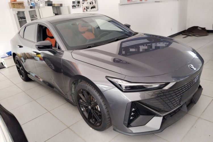 Used Changan UNI-V 2022 1.5T Prestige Version
