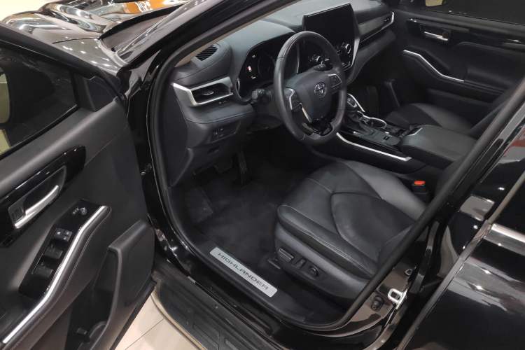 Used Toyota Highlander 2022 Dual-Engine 2.5L Four-Wheel Drive Prestige Version 7 Seats