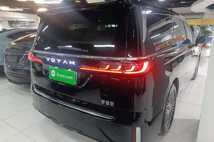Used VOYAH Dream 2025 PHEV Four-Wheel Drive Prestige Kunpeng Edition
