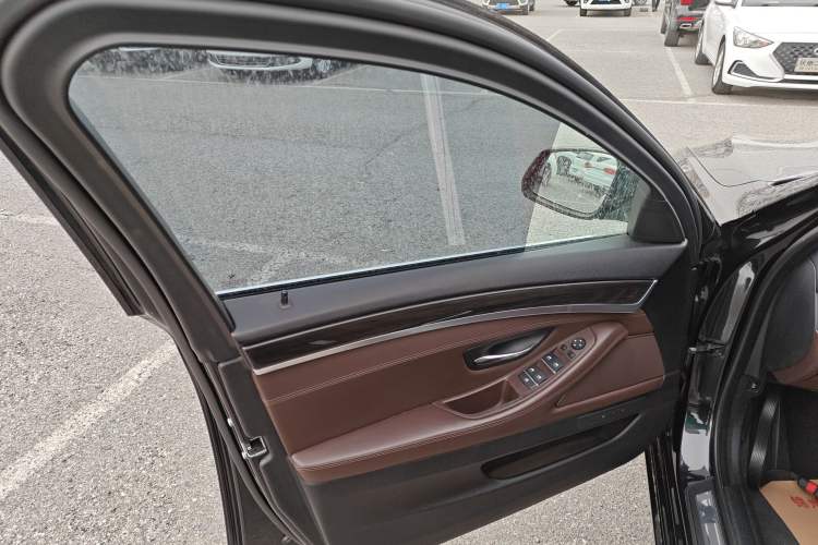 Used BMW 5 Series 2014 525Li Luxury Design Package