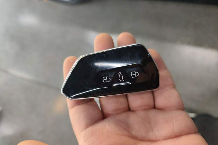 Used Volkswagen Golf 2023 Facelift 280TSI DSG R-Line Lite
