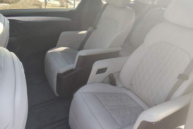 Used Buick GL8 2022 Avenir Aivia Six-Seat Deluxe Edition