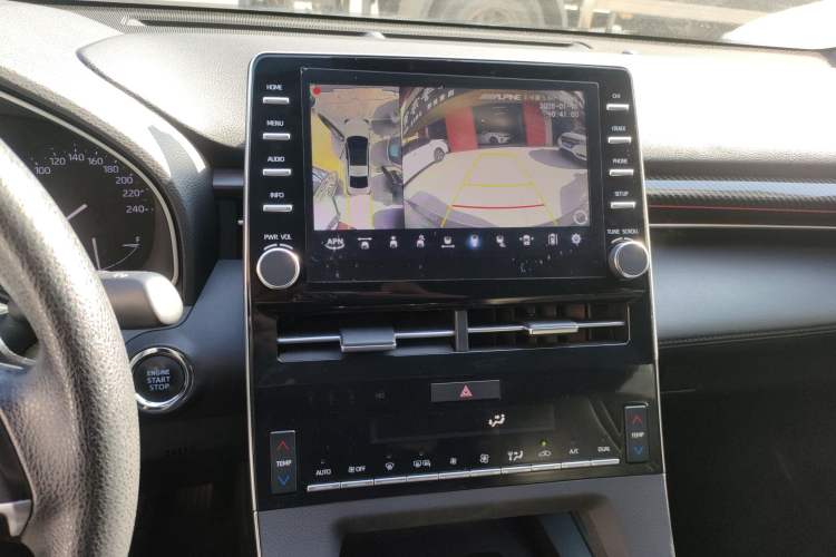 Used Toyota Avalon 2019 2.5L Ambition Version China VI Standard
