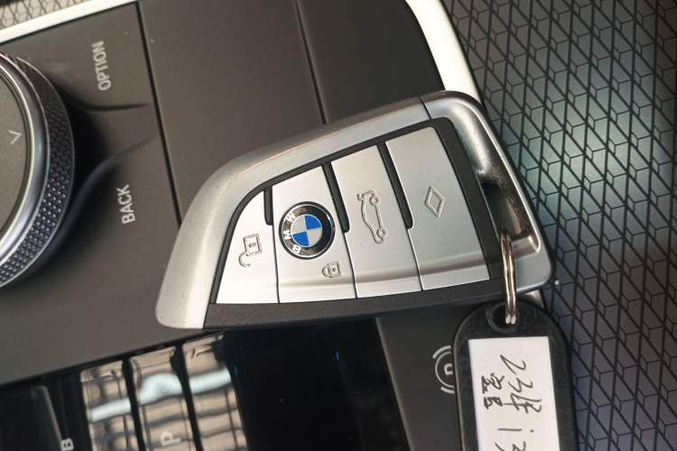 Used BMW i3 2023 eDrive 40 L Midnight Edition
