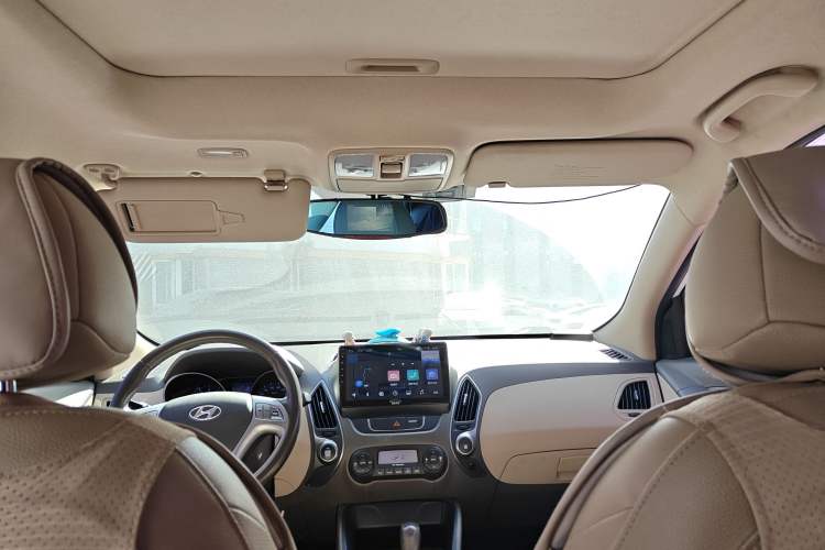 Used Hyundai ix35 2015 2.0L Automatic 2WD Smart Type China IV
