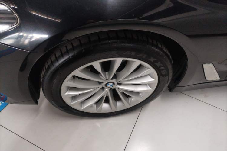 Used BMW 5 Series 2019 525Li Luxury Package
