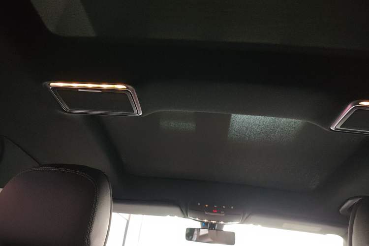 Used Mercedes-Benz GLC 2022 Second Facelift GLC 260 L 4MATIC Luxury Edition
