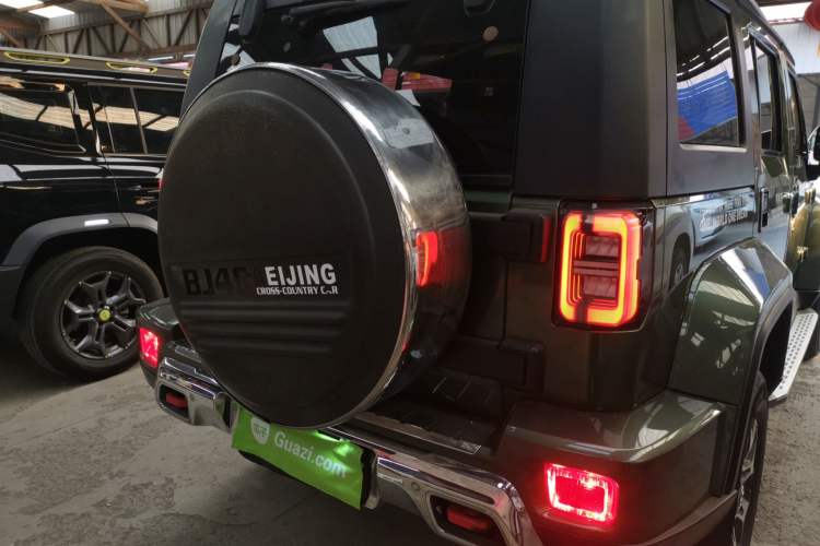 Used Beijing Auto BJ40 2018 PLUS 2.3T Automatic Four-Wheel Drive Flagship Version China V Emission Standard
