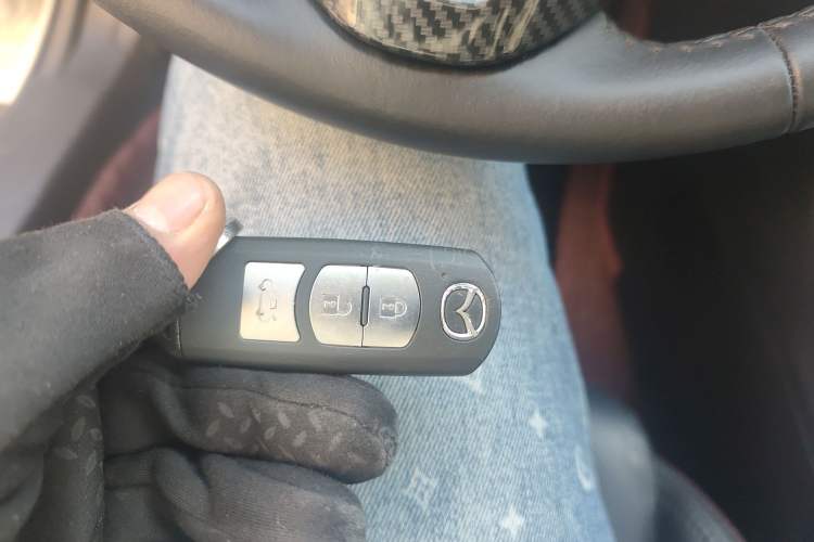 Used Mazda Atenza 2015 2.0L Blue Sky Luxury Edition