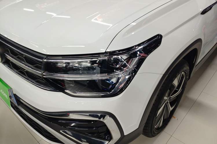 Used Volkswagen Tharu 2023 300TSI Two-Wheel-Drive Full Moon Edition