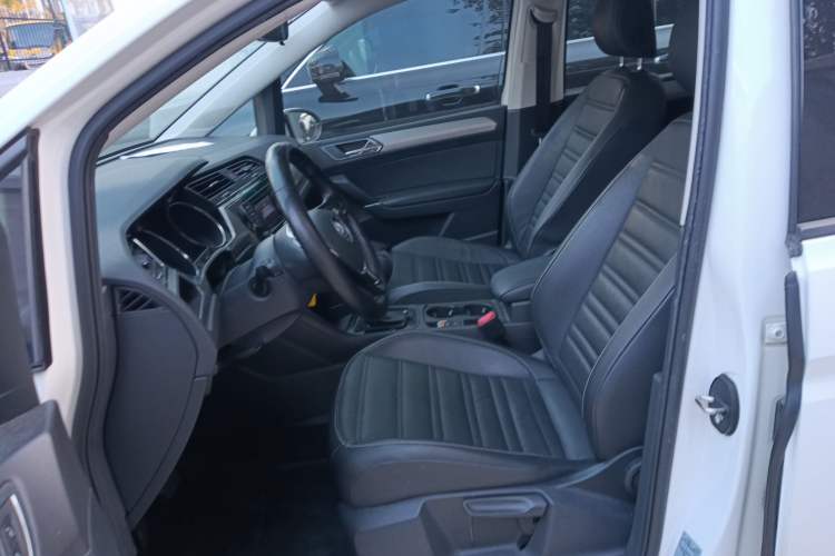 Used Volkswagen Touran 2016 Volkswagen Touran L 280TSI DSG Comfort Edition
