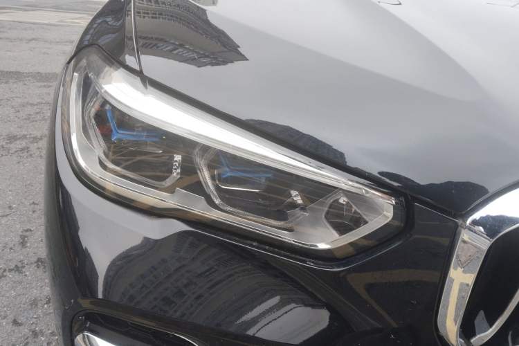 Used BMW X5 2022 Restyled xDrive 30Li Luxury Version M Sport Package
