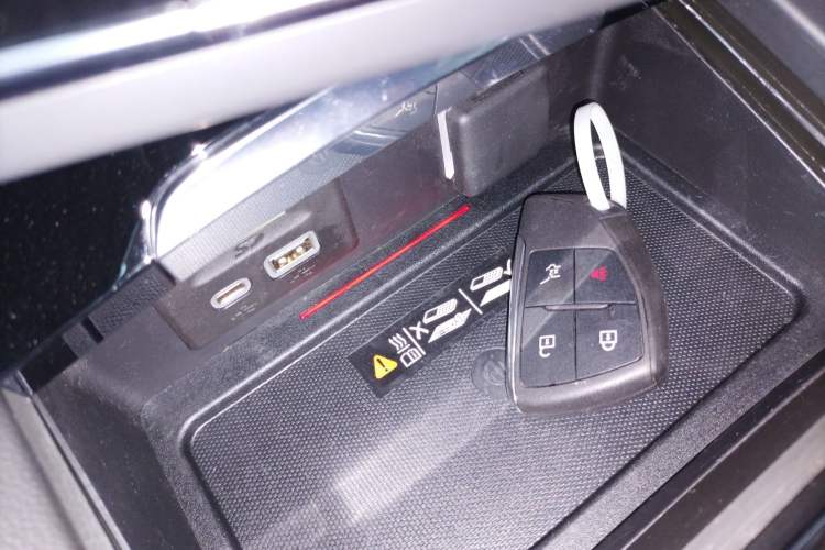 Used Buick Envision 2023 Encore Plus 652T Five-Seat Luxury Model